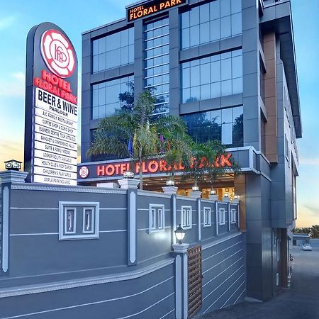 Hotel Floral Park Kottayam Exterior photo